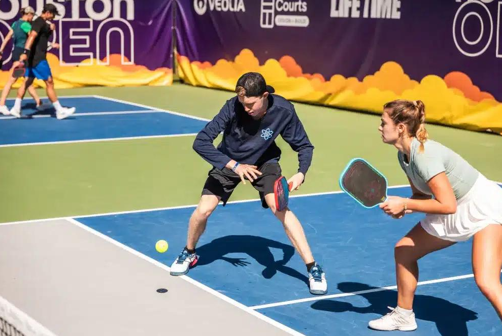 Understanding Pickleball Organizations: Who Runs the Sport?